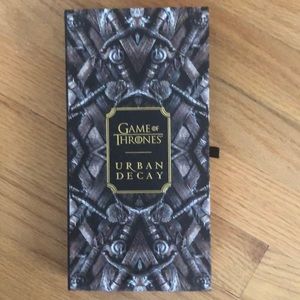 Urban Decay GOT eyeshade palette